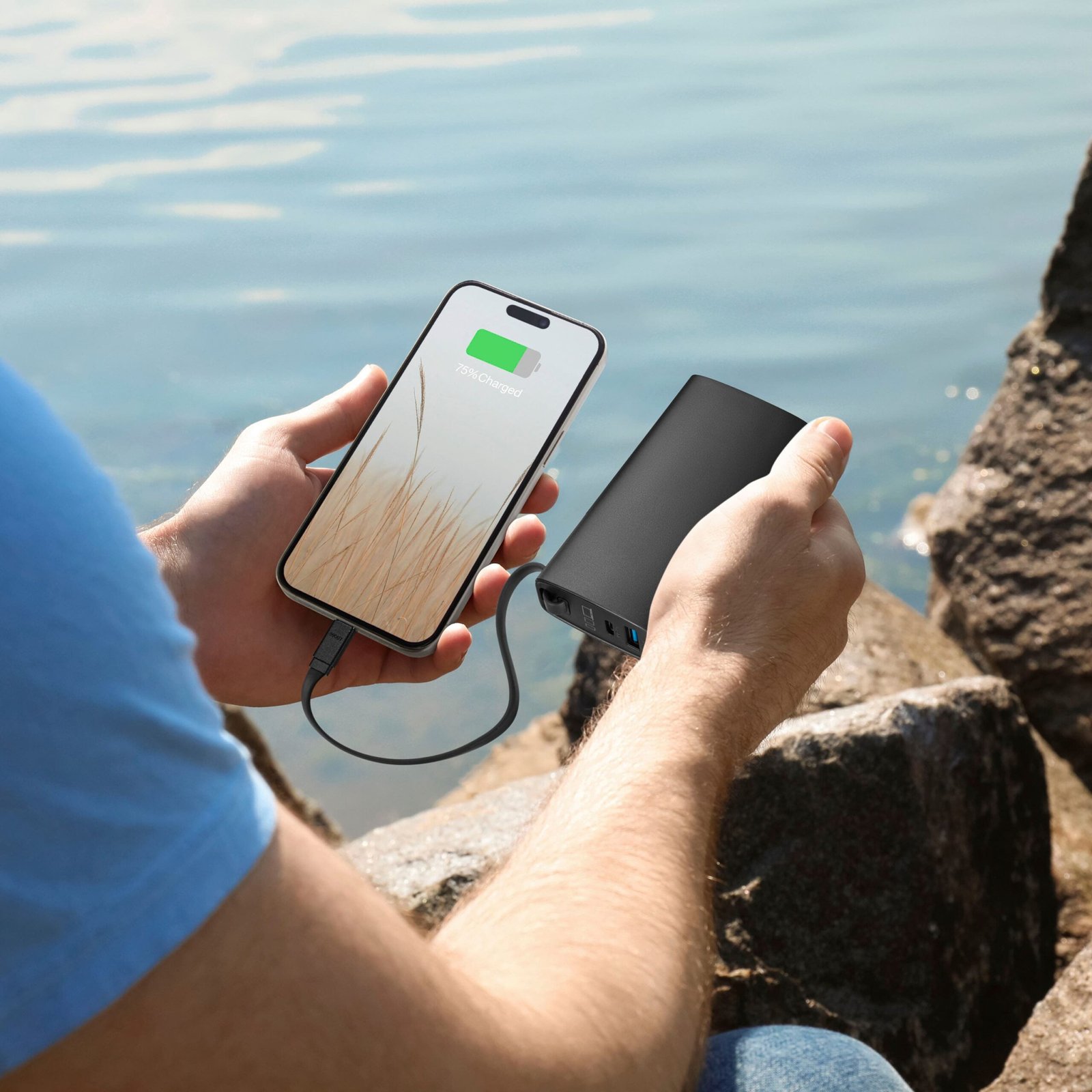 Insignia™ - 30W 10,000mAh Portable Charger for Most Smartphones, Tablets and other USB-C devices - Black - Image 3